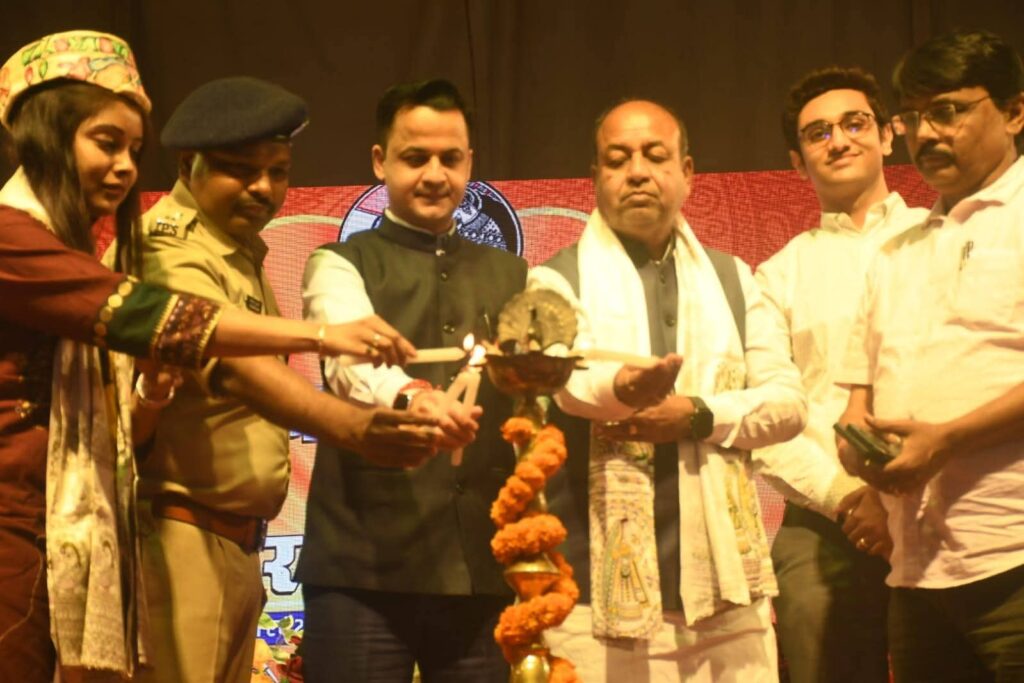 Minister Arun Shankar Prasad lighting lamp at Mithila Mahotsav 2026 Madhubani
