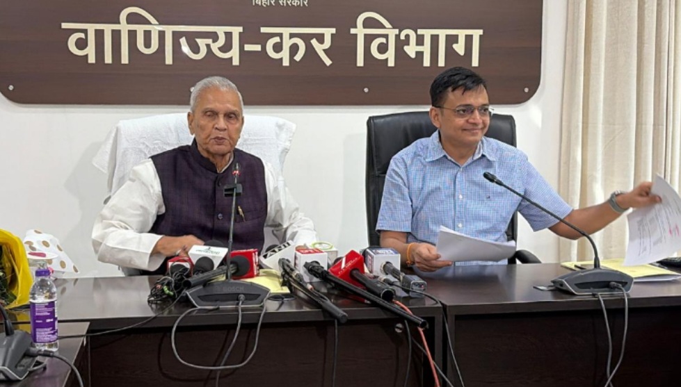 Minister Bijendra Prasad Yadav announcing record Bihar GST revenue collection of 43,324 crores for FY 2025-26.